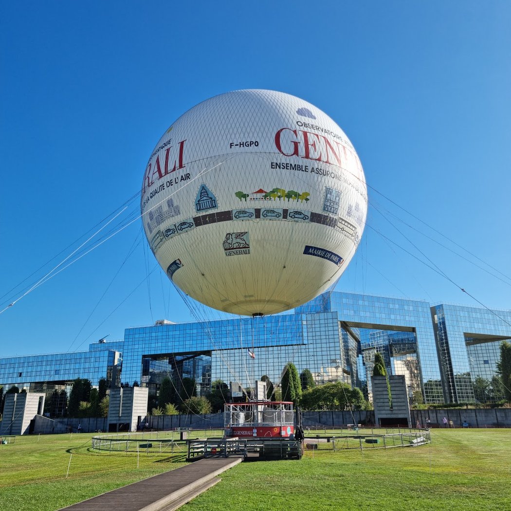 Soak up the Modern Atmosphere of Parc André Citroën 1